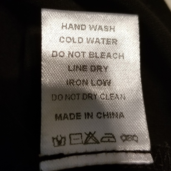 Last 1🌷Black pearl detail ruffle sleeved top - Picture 8 of 8